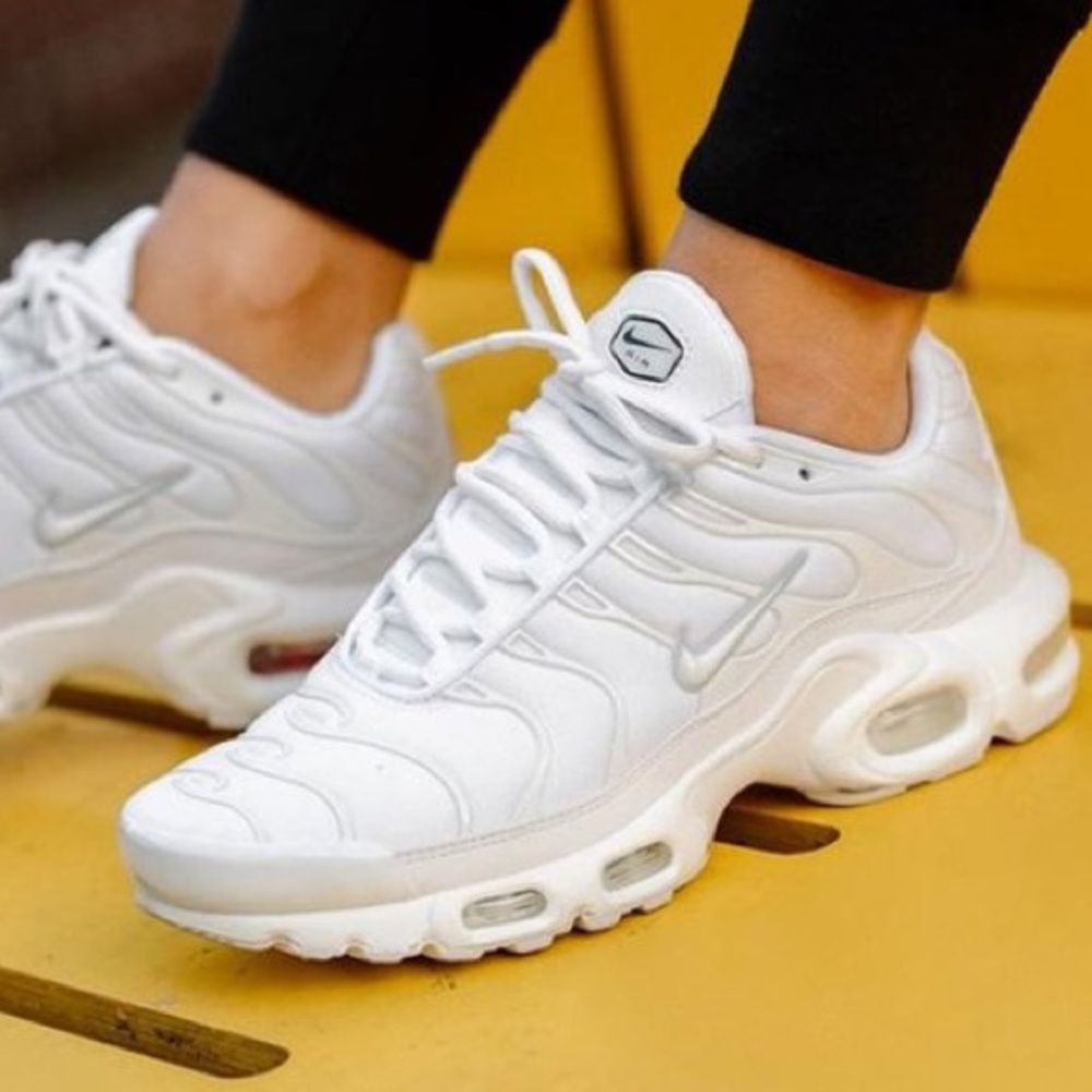 NIKE AIR MAX PLUS White Sneakers Shoes new - Picture 7 of 7